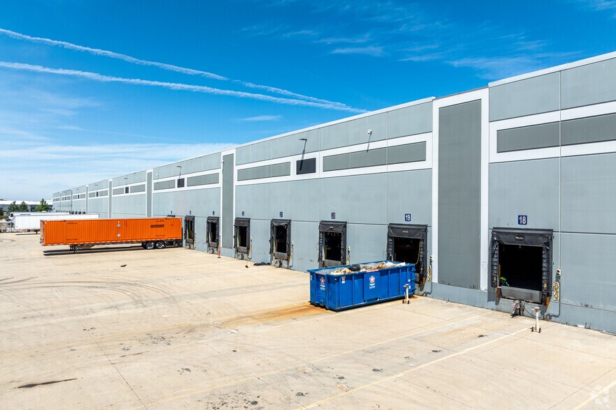 More Photos Of 4101 Olympic Blvd, Joliet Distribution For Lease