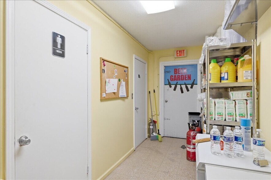 More Photos Of 405 Main St, Silver City Restaurant For Sale