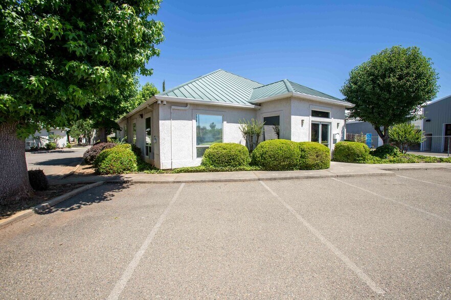 Primary Photo Of 353 Park Marina Cir, Redding Loft Creative Space For Sale
