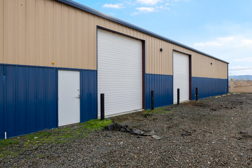 More Photos Of 111 Trout Way, White City Warehouse For Sale