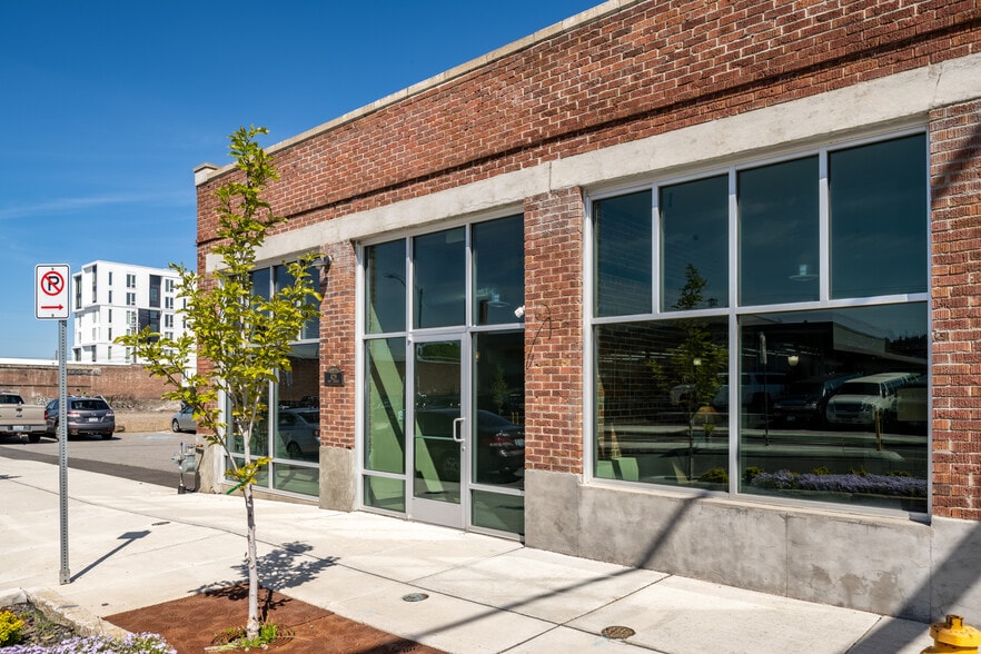 More Photos Of 429-431 E Sprague Ave, Spokane Freestanding For Lease