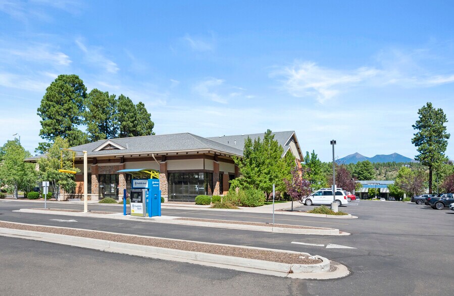 More Photos Of 1750 S Woodlands Village Blvd, Flagstaff Office For Sale
