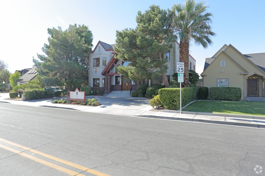 More Photos Of 606 S 9th St, Las Vegas Office Residential For Sale