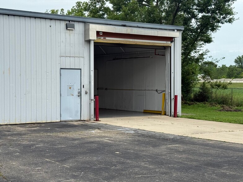 More Photos Of 325 Carr Dr, Brookville Warehouse For Sale