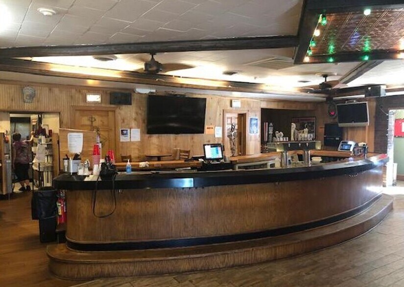 More Photos Of 3001-3006 Naamans Creek Rd, Boothwyn Storefront Retail Residential For Sale