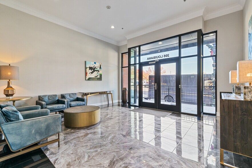 More Photos Of 205 W Louisiana St, McKinney Office For Lease