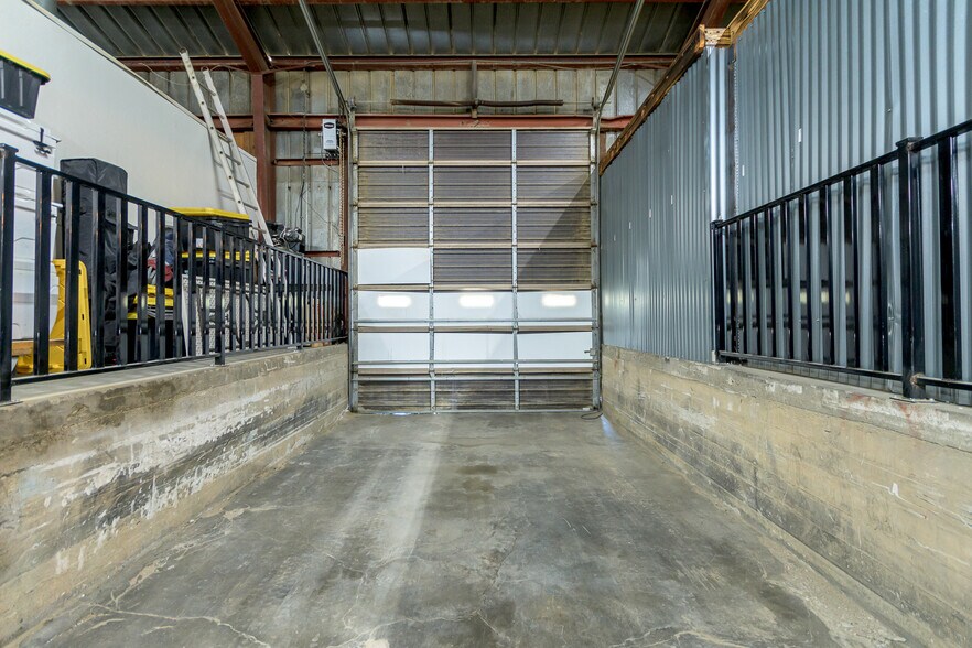 More Photos Of 44532 Trevor Ave, Lancaster Service For Sale