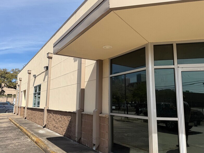 More Photos Of 2207 Crawford St, Houston Medical For Lease
