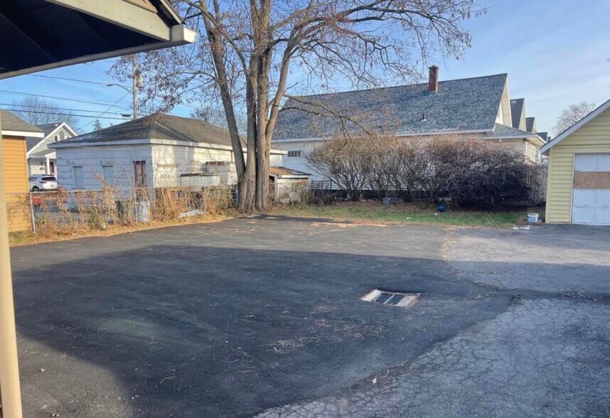 More Photos Of 606 Michigan Ave, Schenectady Storefront For Sale