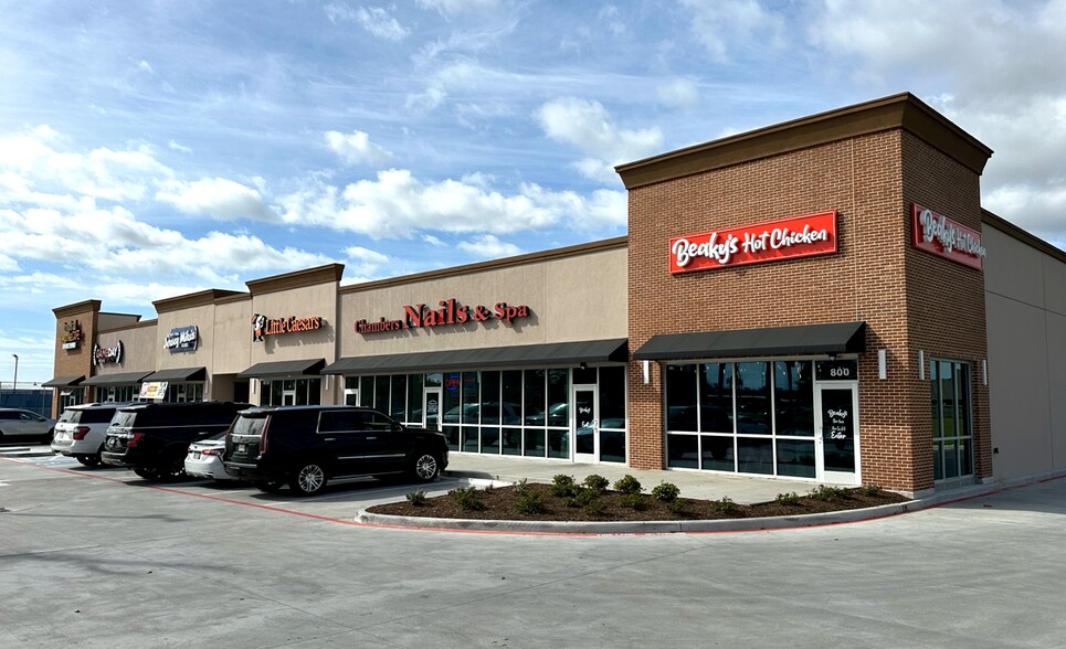 More Photos Of 9737 Eagle Dr, Mont Belvieu Storefront For Sale