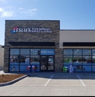 More Photos Of 1435 E 30th Ave, Hutchinson Storefront Retail Office For Lease