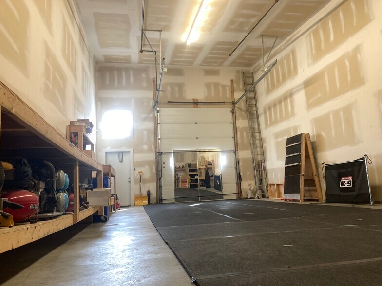 More Photos Of 9903 209 St NW, Edmonton Warehouse For Sale