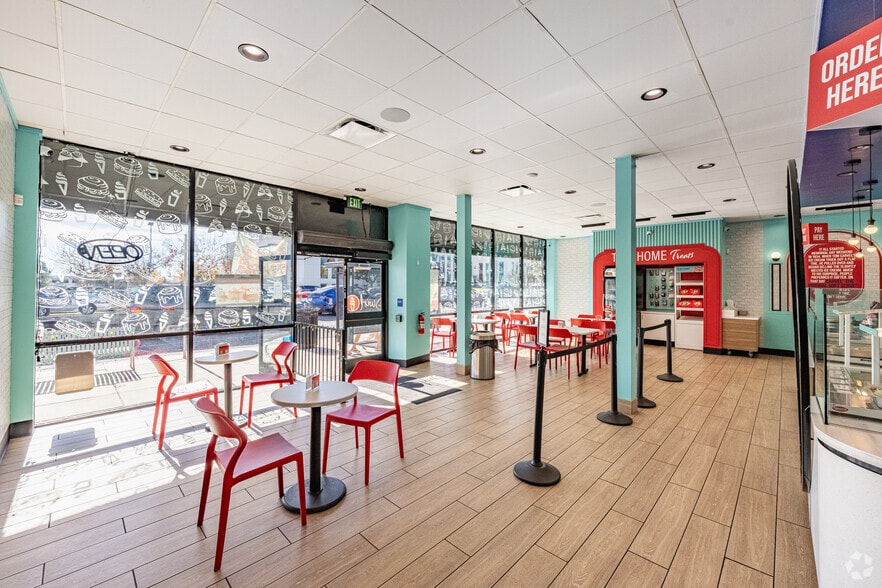 More Photos Of 1661 E Colorado Blvd, Pasadena Fast Food For Lease