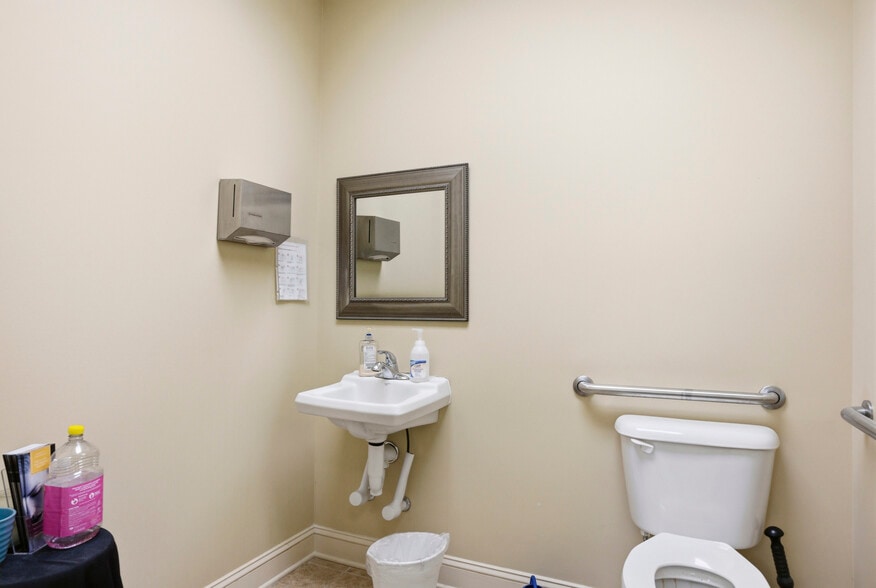 More Photos Of 2356 John Smith Rd, Fayetteville Medical For Lease