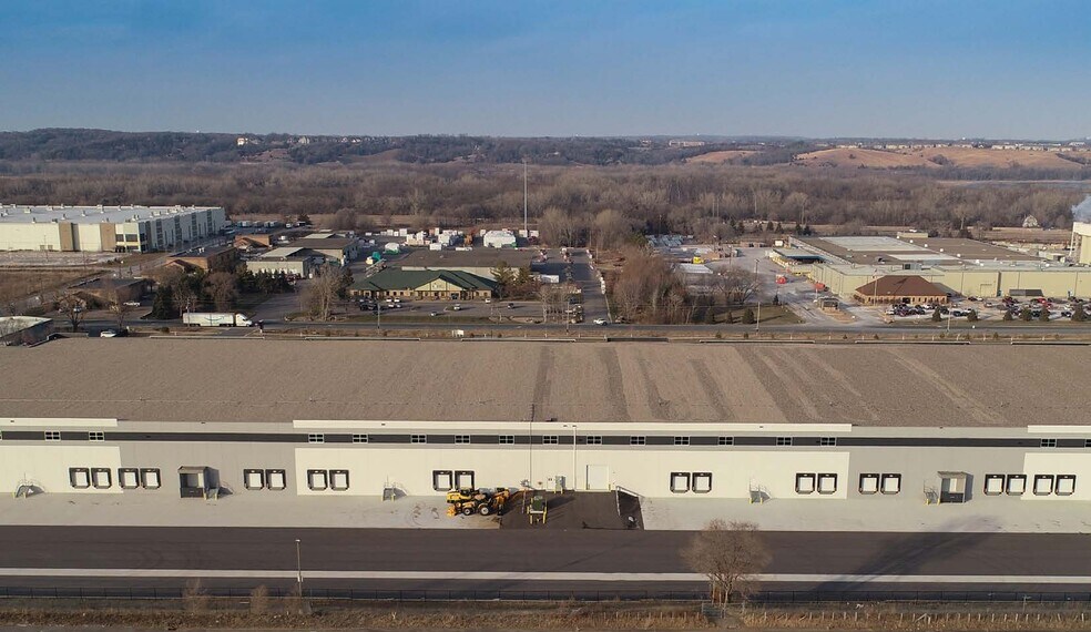 More Photos Of 3200 4th Ave E, Shakopee Distribution For Lease