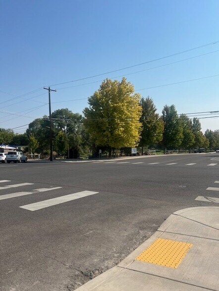 More Photos Of 365 NE Court St, Prineville Medical For Sale