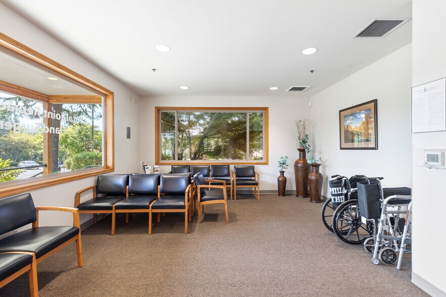 More Photos Of 277 Medical Loop, Roseburg Medical For Lease