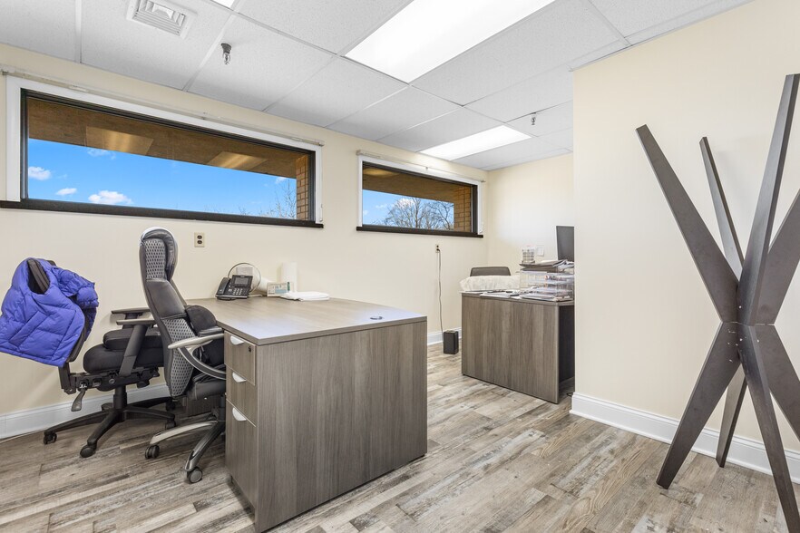 More Photos Of 9 Post Rd, Oakland Medical For Lease