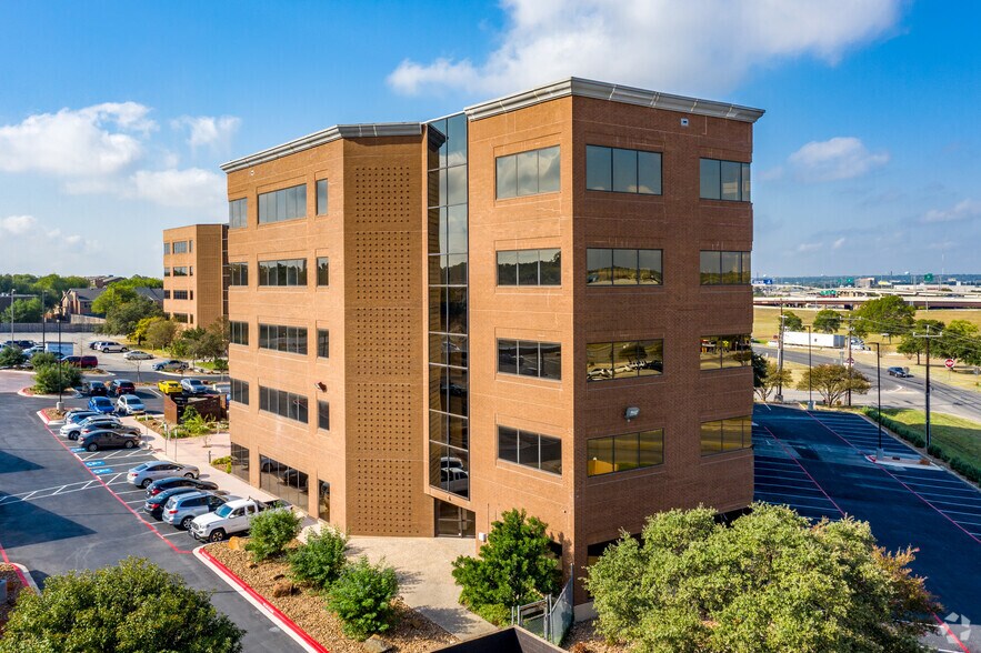 More Photos Of 8940 Fourwinds Dr, San Antonio Medical For Lease
