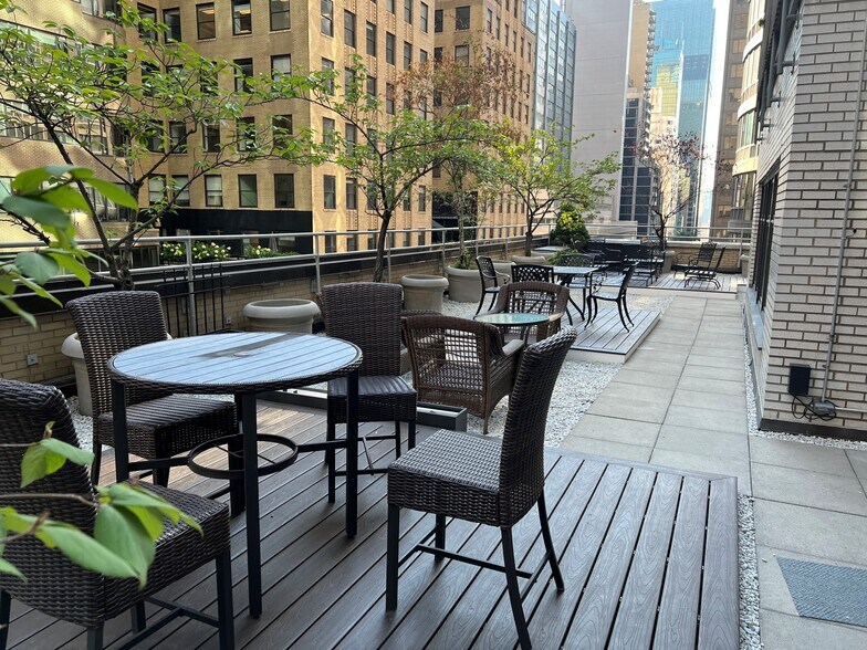 More Photos Of 144 E 44th St, New York Loft Creative Space For Lease