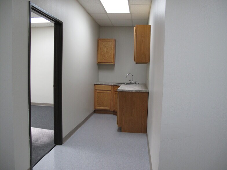 More Photos Of 531 N Portland Ave, Oklahoma City Warehouse For Lease