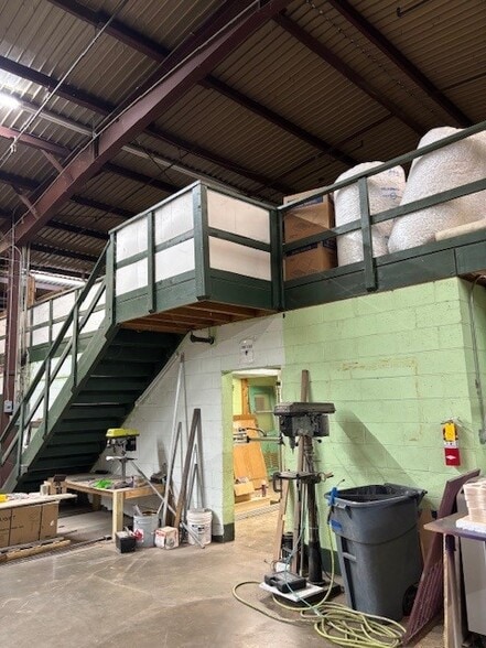 More Photos Of 1652 Ellen Rd, Benton Harbor Manufacturing For Lease