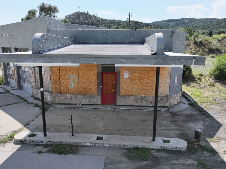 More Photos Of 200 Canyon Dr, Raton Flex For Sale