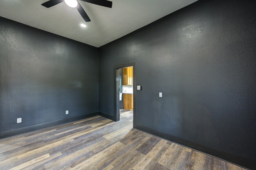 More Photos Of 602 E Myrtle St, Angleton Office Residential For Sale