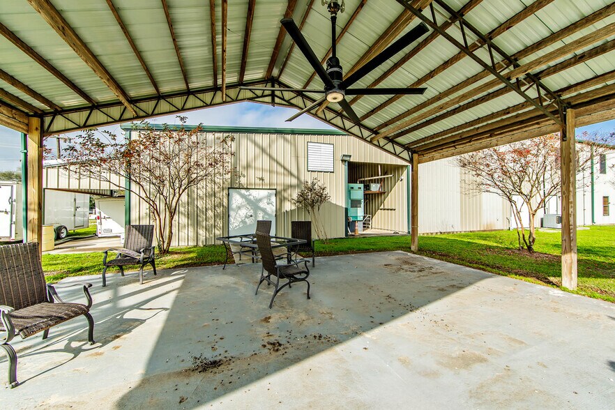 More Photos Of 1711 Dunn St, Houma Service For Lease