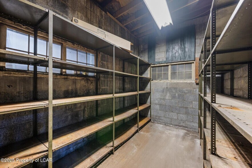 More Photos Of 36 Atherton Ave, Wyoming Flex For Sale