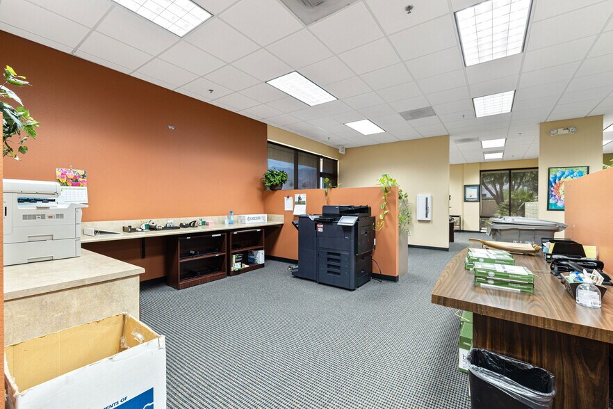 More Photos Of 550 S Paseo Dorotea, Palm Springs Medical For Sale