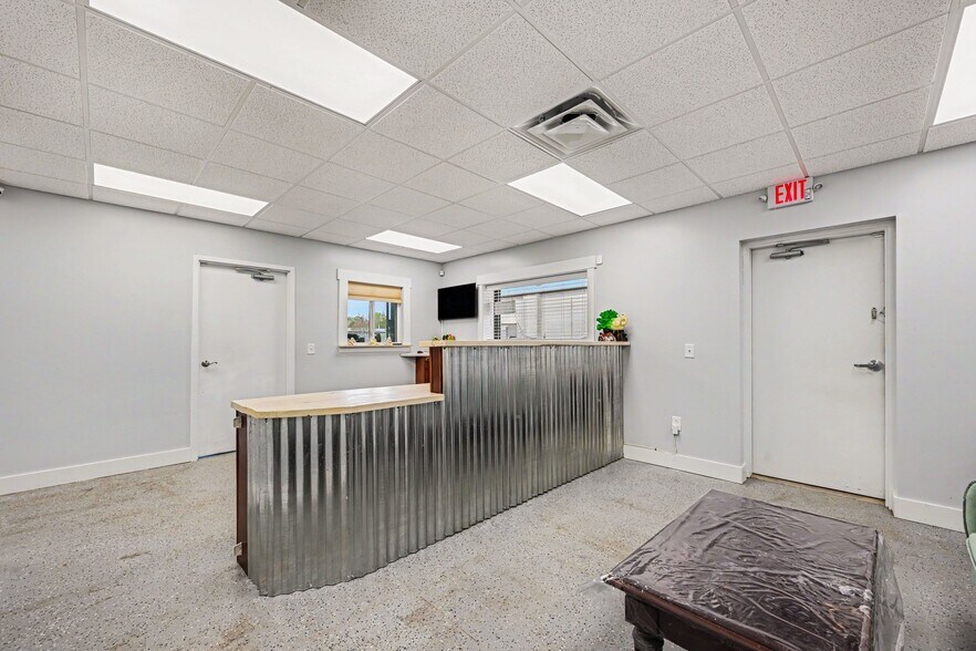 More Photos Of 215 Irvan Ct NW, Concord Flex For Lease