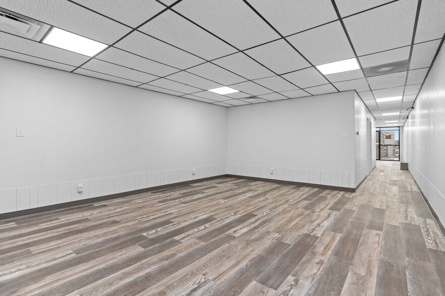 More Photos Of 100 N 11th St, Van Buren Warehouse For Sale