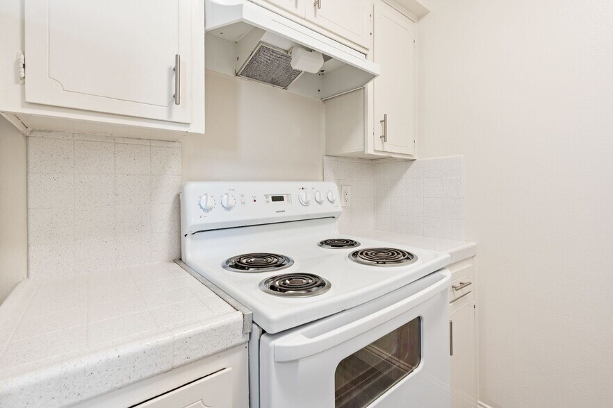 More Photos Of 3765-3785 N Millbrook Ave, Fresno Apartments For Sale