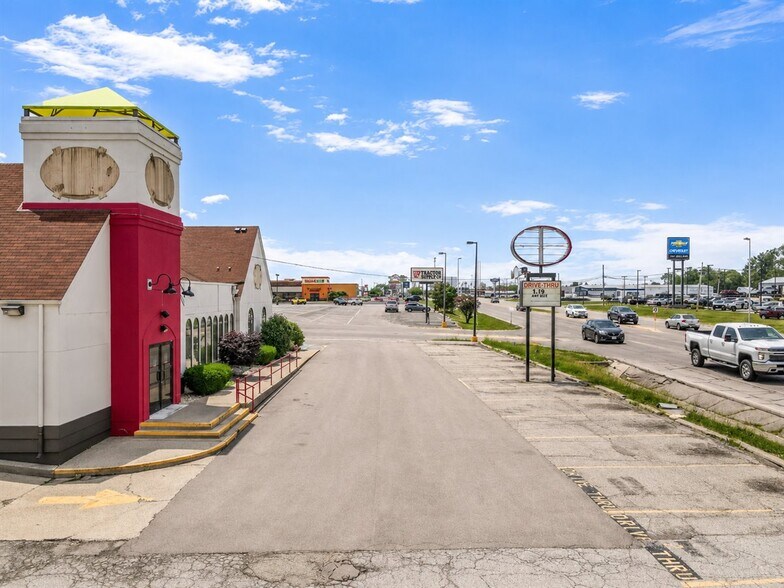 More Photos Of 4711 E National Rd, Richmond Fast Food For Sale