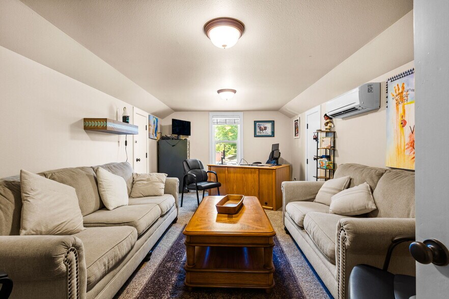 More Photos Of 1800 State St, Salem Medical For Sale