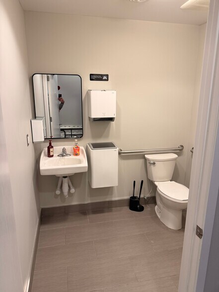 More Photos Of 53 S Washington St, Oxford Storefront For Sale