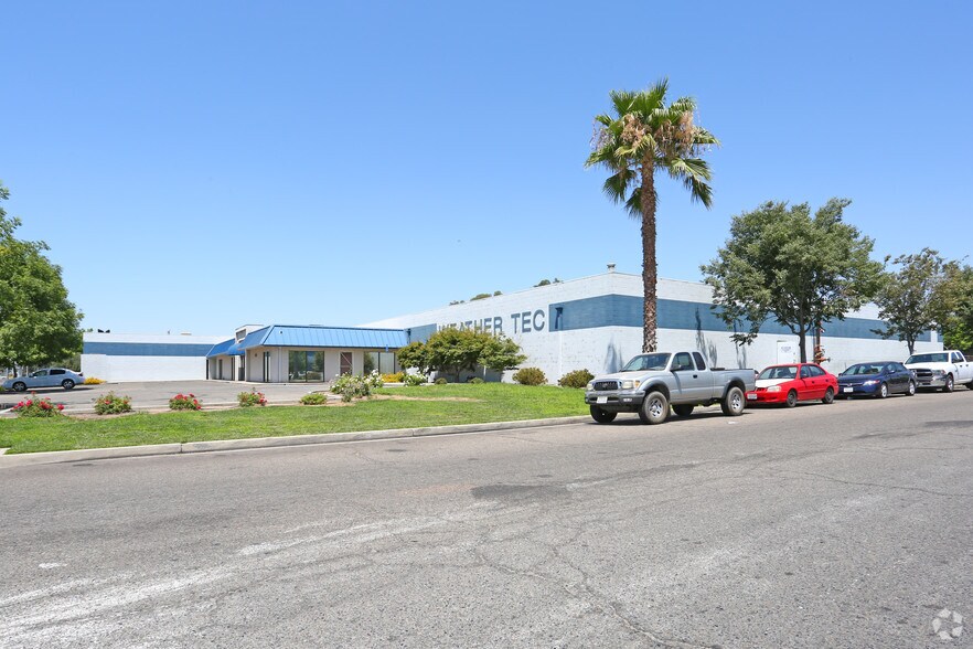 More Photos Of 5645 E Clinton Ave, Fresno Manufacturing For Lease