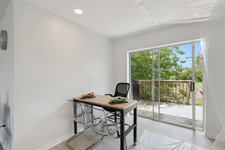 More Photos Of 690 N Semoran Blvd, Orlando Land For Lease