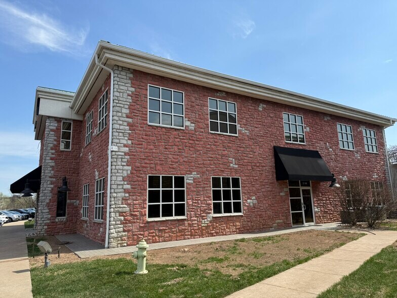 More Photos Of 909 E Republic Rd, Springfield Office For Sale