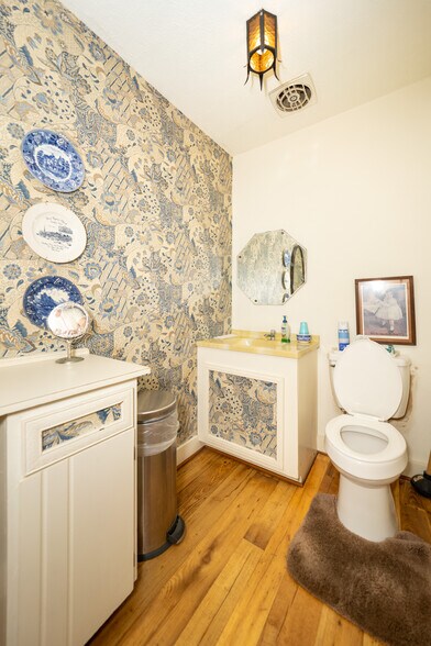 More Photos Of 519 E Goliad Ave, Crockett Storefront For Sale