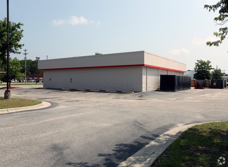 More Photos Of 2797 W 5th St, Lumberton Freestanding For Lease