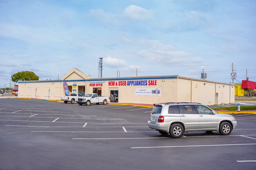 More Photos Of 5218-5398 Silver Star Rd, Orlando Unknown For Lease