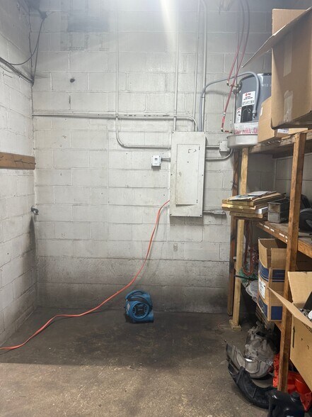 More Photos Of 117 E Roosevelt Rd, Stillman Valley Auto Repair For Lease