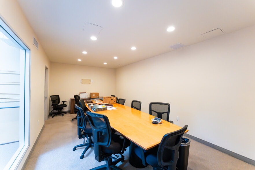 More Photos Of 434 E Broadway, Long Beach Loft Creative Space For Sale