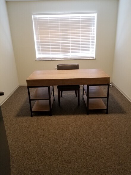 More Photos Of 893-905 High St, Worthington Storefront Retail Office For Lease