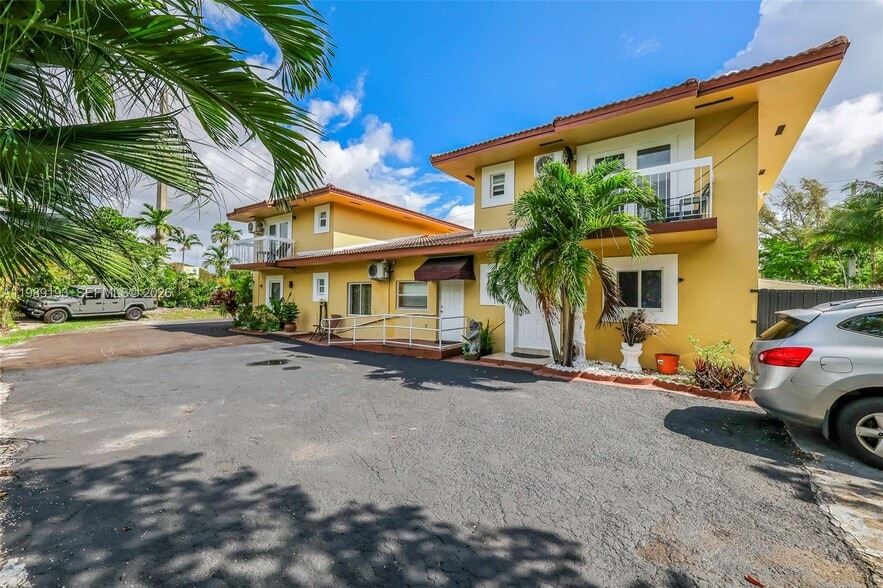 Primary Photo Of 12085 W Dixie Hwy, North Miami Multifamily For Sale