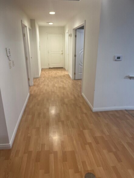 More Photos Of 6236 Laredo St, Las Vegas Office For Sale