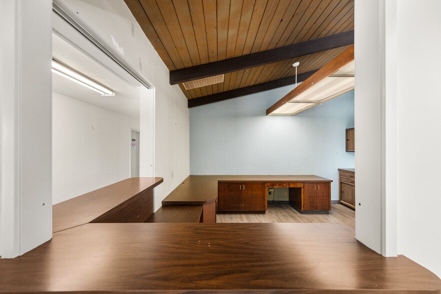 More Photos Of 1661 E Chapman Ave, Fullerton Office For Sale