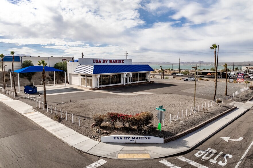 Primary Photo Of 951 Lake Havasu Ave N, Lake Havasu City Showroom For Sale